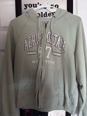 Aéropostale "Since '87" New York full-zip hoodie.